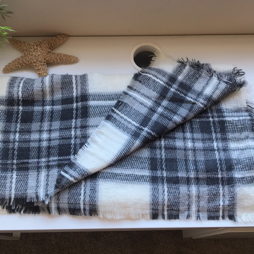 Grey and white winter scarf